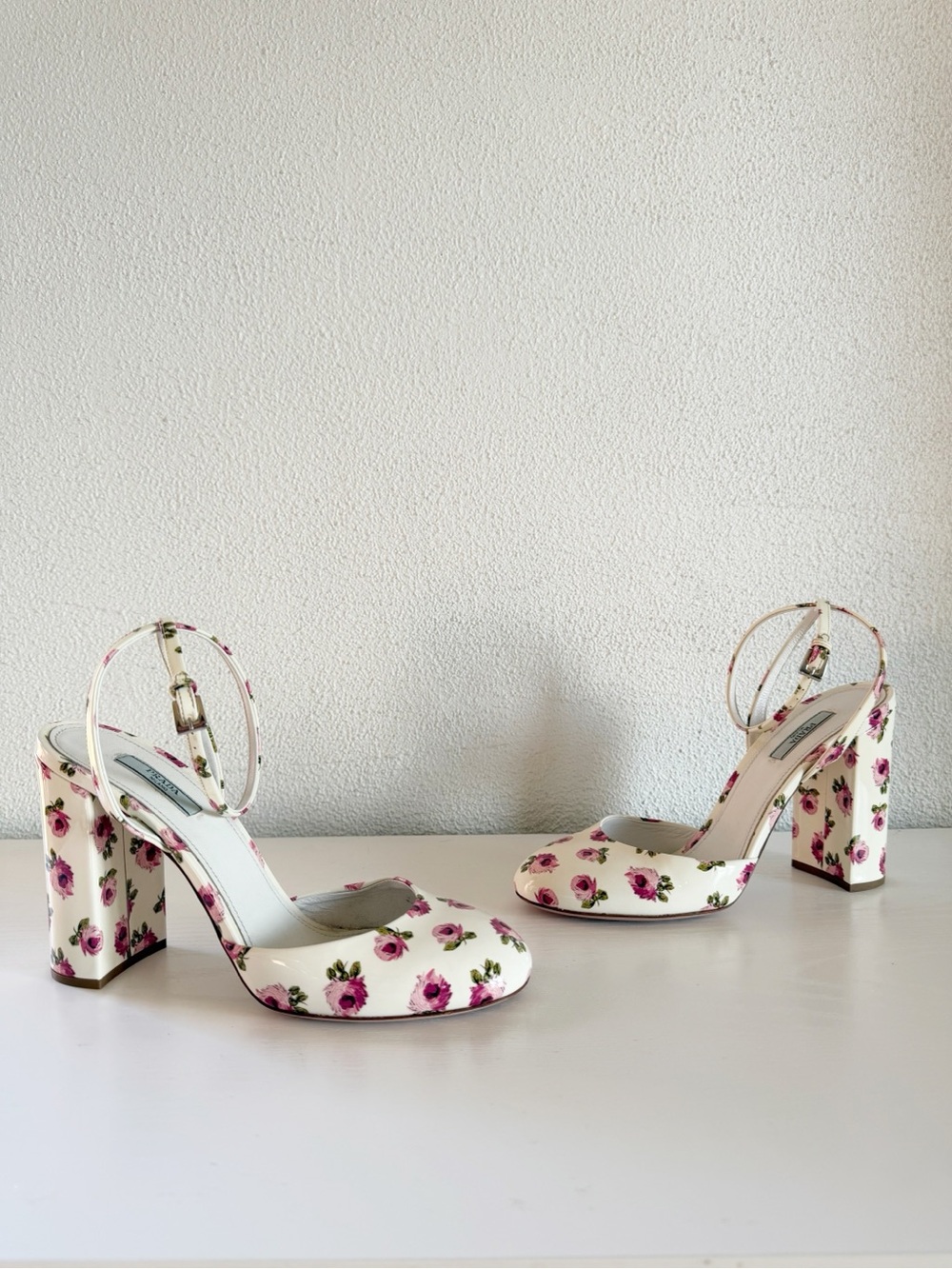 Prada White Rose Floral Print Block Heel Pumps Patent Leather Size EU 40.5
